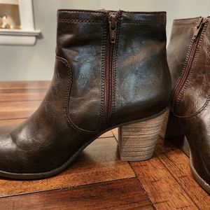 Crown Vintage Women's Booties 11